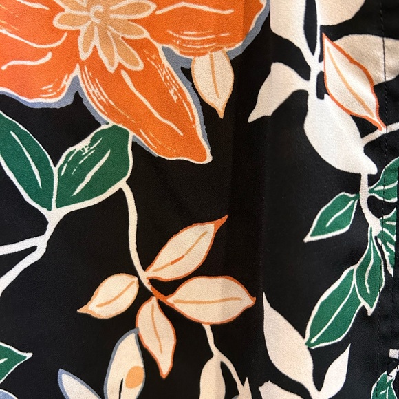 LOFT Flowy Black Floral Sleeveless Blouse Tropical - Picture 3 of 7